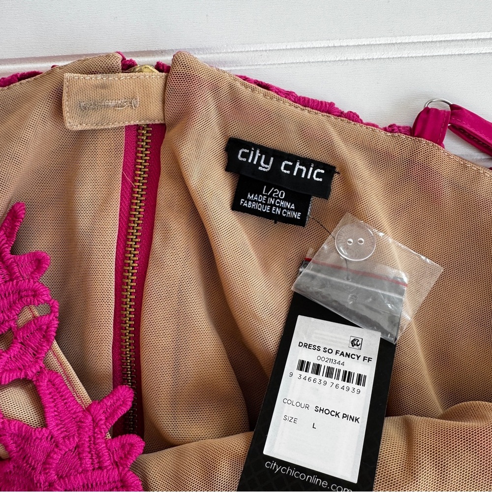 NWT City Chic So Fancy Dress in Shock Pink Size 20 - Picture 5 of 5